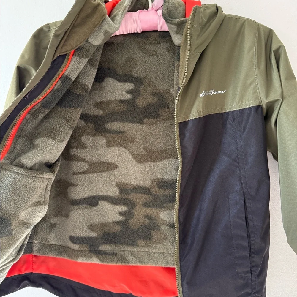 Eddie Bauer 3n1 XS kid's Green and Black Jacket.  Black,‎ Green and Camo